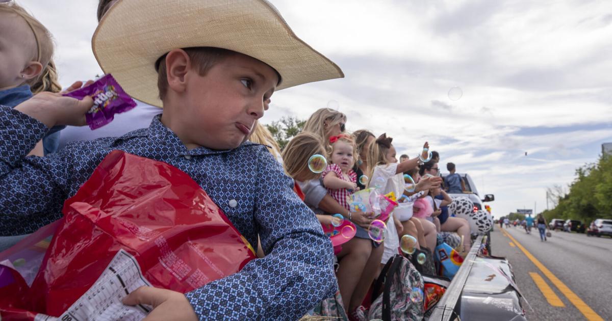 A Rootin’ Tootin’ Start: The Galveston County Fair & Rodeo Kick-Off Parade Draws Crowds